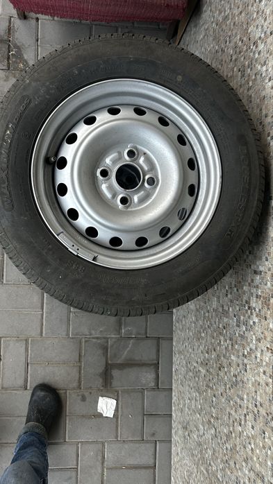Диски с шинами в сборе почти новые