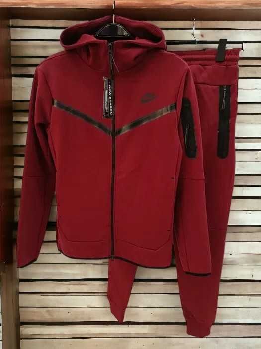 Trening Nike TECH Fleece Red Set Complet