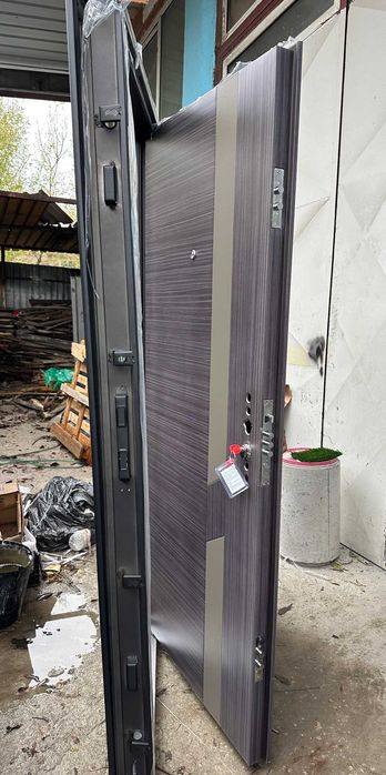 Евтини метални врати