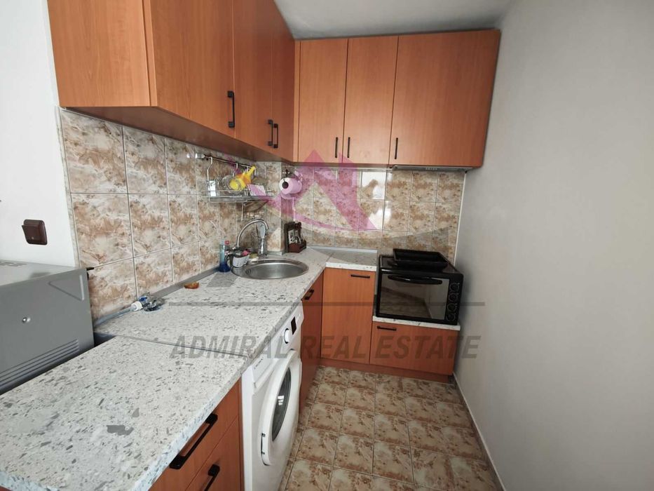 Атрактивен -двустаен -Бриз