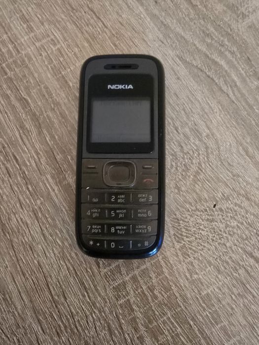 1208 Nokia с фенерче