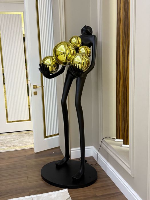 Продаетсв Статуя торшер