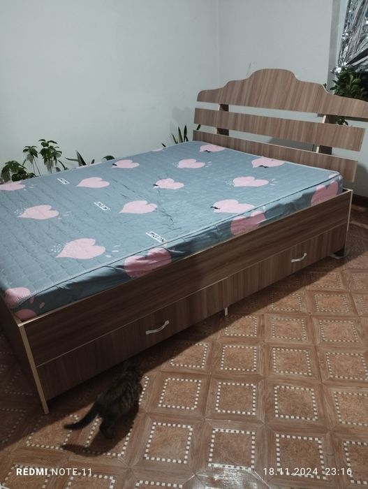 Спальны кровать буу.