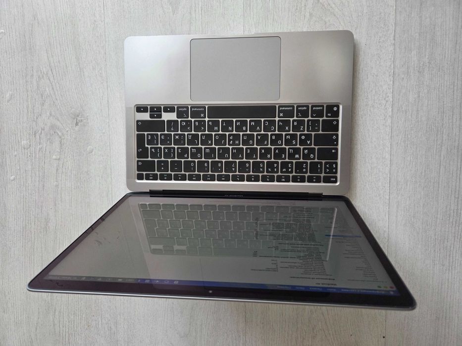 Apple MacBook Air M1 (8GB/256GB) – Перфектен, 90% Капацитет на батерията