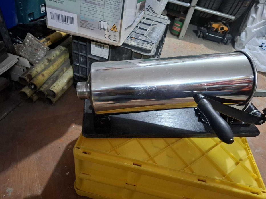 Masina de umplut carnati