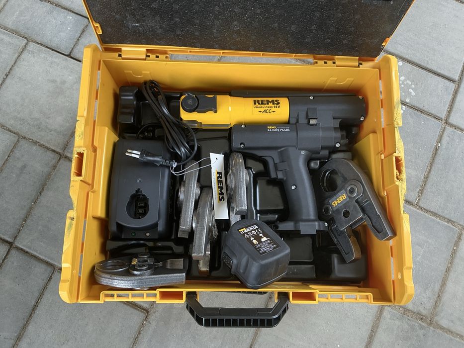 Vind presa sertizare noua neutilizata niciodata 0 presari Rems MiniPress 14,4 cu bac M15,18,22,28,35
