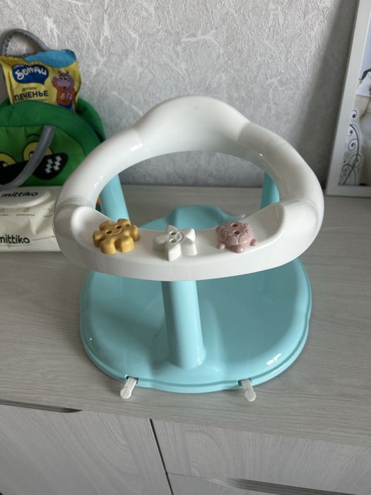 продам сидушку для купание малышам