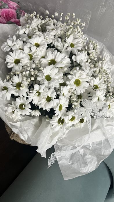 Большой букет белые цветы