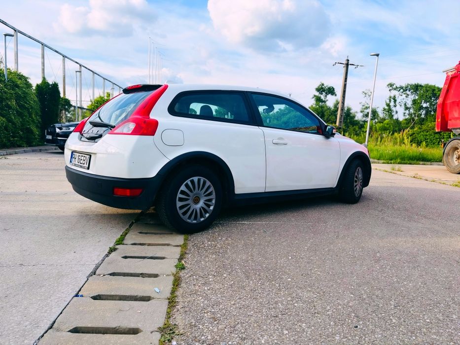 Volvo C30 1.6D (nu necesită investiții tehnice sau optice). Proprietar