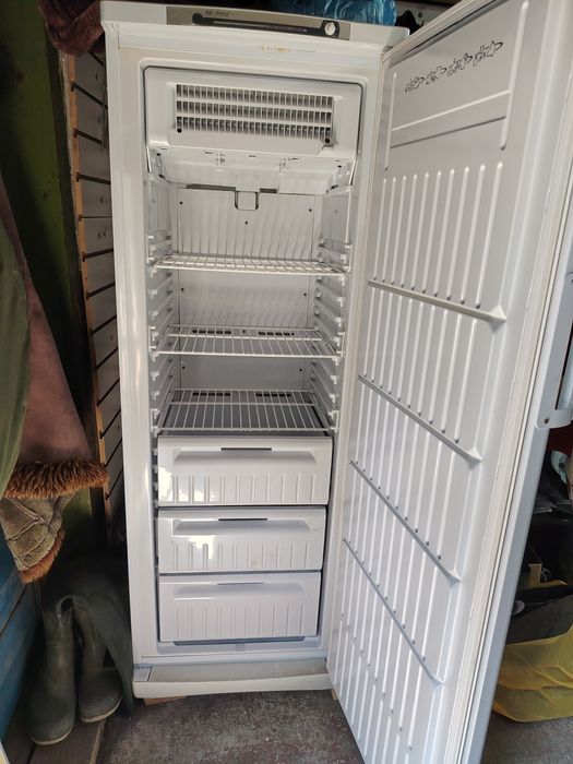 Продам морозильную камеру