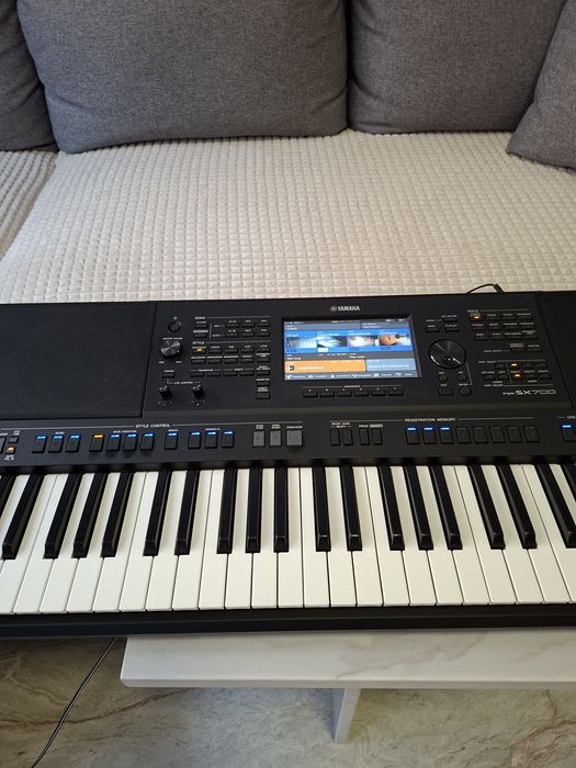 Yamaha psr sx700