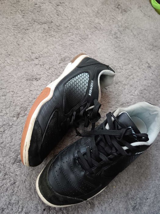 Adidași negri piele.marimea 37.