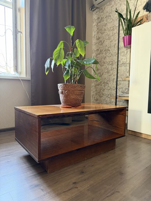 Журнальный столик