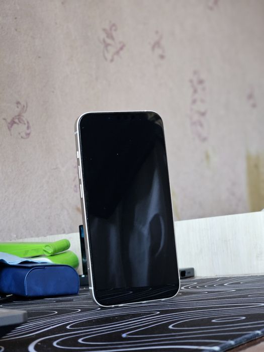 iPhone 13 128гб Белый