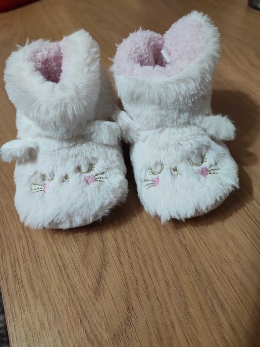 Лот топли пантофки за момиче