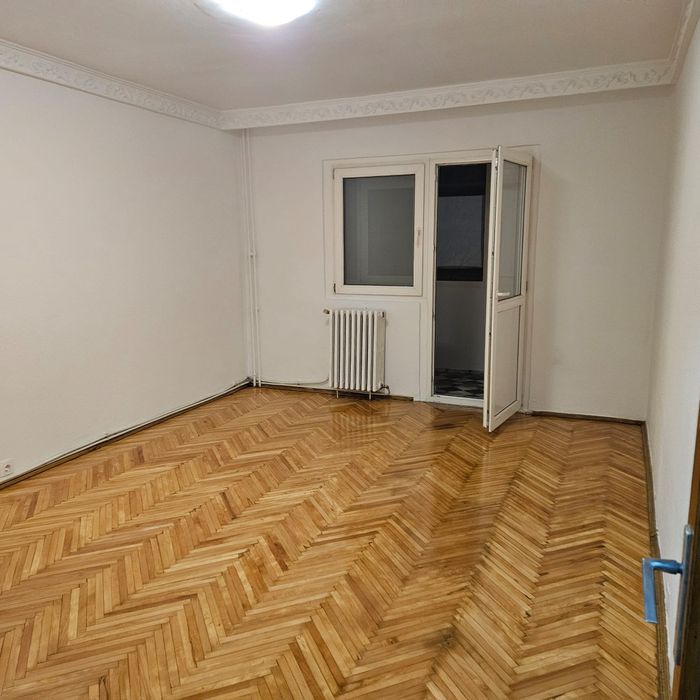 Inchiriez apartament 2 camere nemobilat