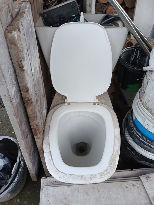 Unitaz sotiladi. Унитаз сотилади