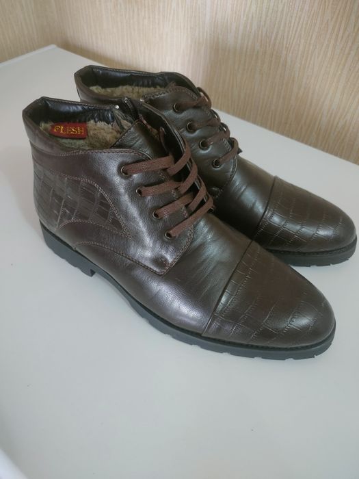 Зимняя обувь сапоги и кроссовки