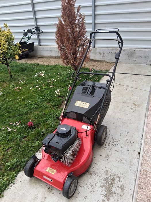 Vând mașină de tuns iarba pe benzină Impos 4620 S.