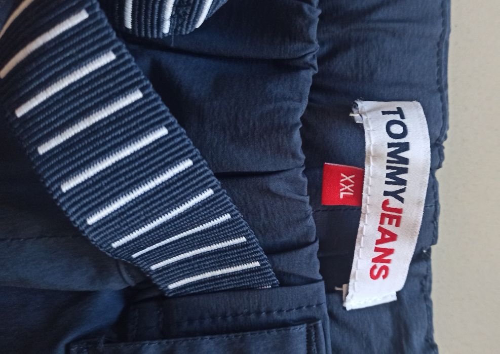 Pantaloni de firma pentru barbati si bluza pentru adolescente