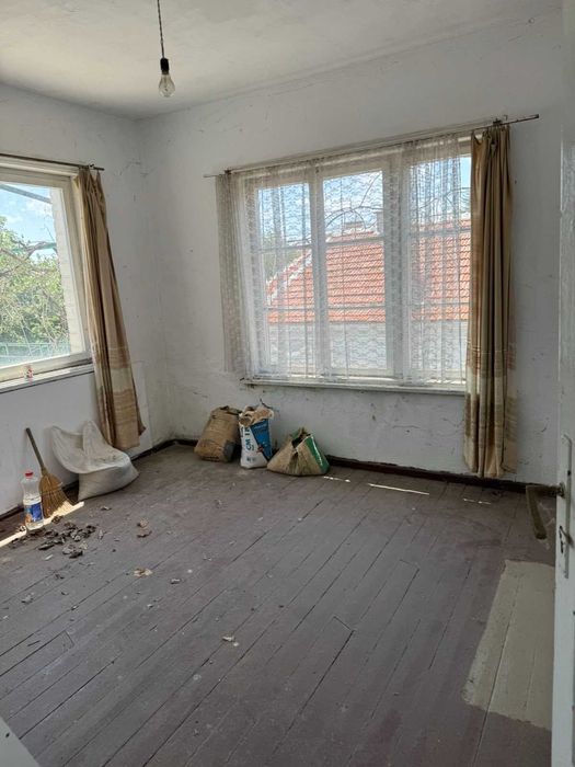 Продавам къща Мъглиж