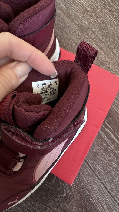 Продам детские ботинки