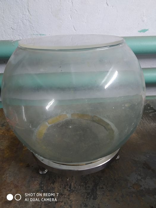 Продам аквариум для рыбок стеклянный