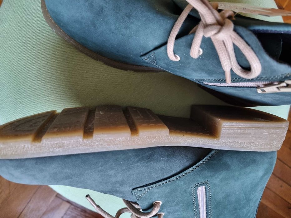 Дамски обувки с връзки