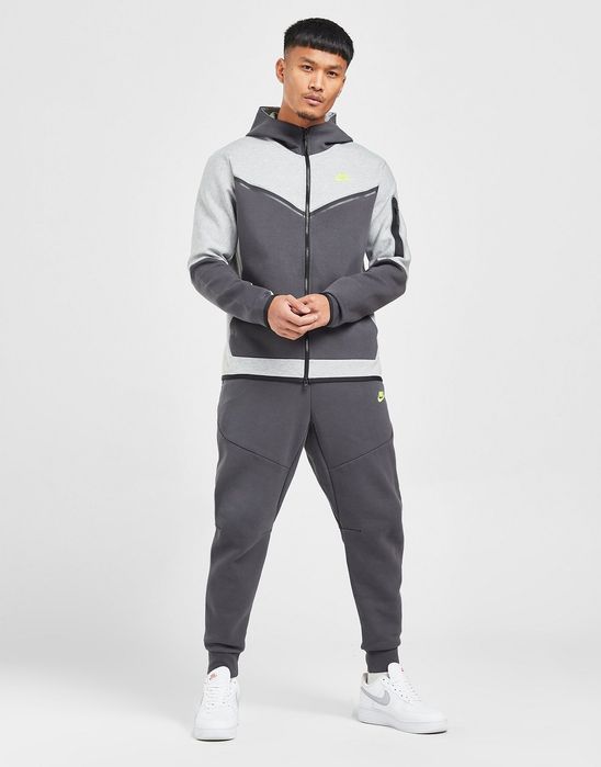 Trening nike tech