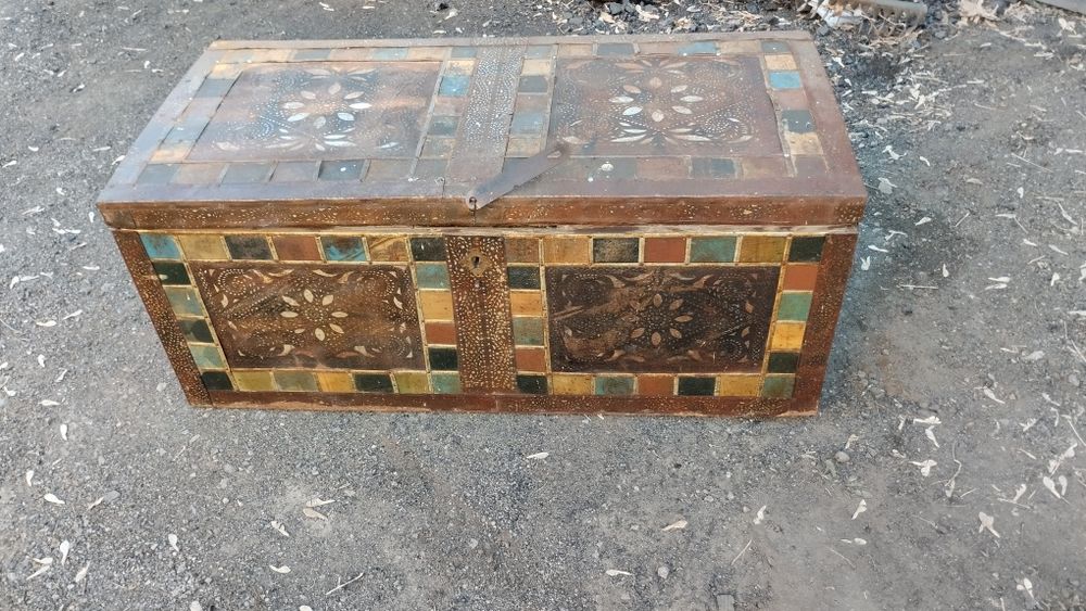 Бабушкин большой сандық