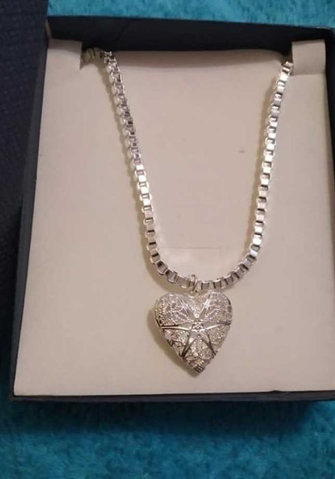 Ново,дамско,сребърно колие и гривна.12 модели.Компл. в подаръчна кутия