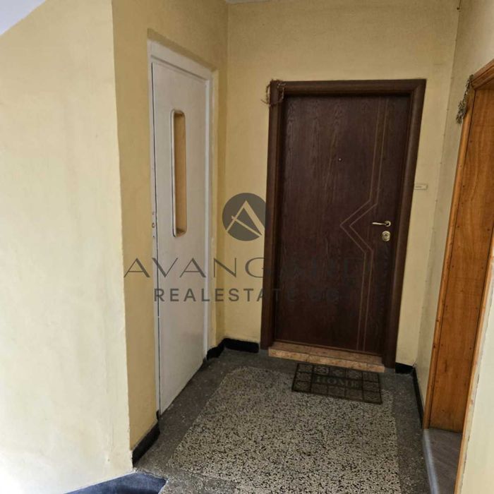 Продава се Тристаен апартамент в Пловдив, Кючук Париж - 92 кв.м за 2196 €/кв.м - Снимка #6