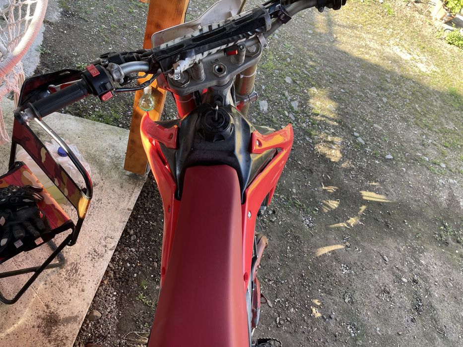 Honda CRF 450X 2007 (pornire la buton) (schimb cu Honda CBR, Suzuki 650S, Kawasaki Ninja)