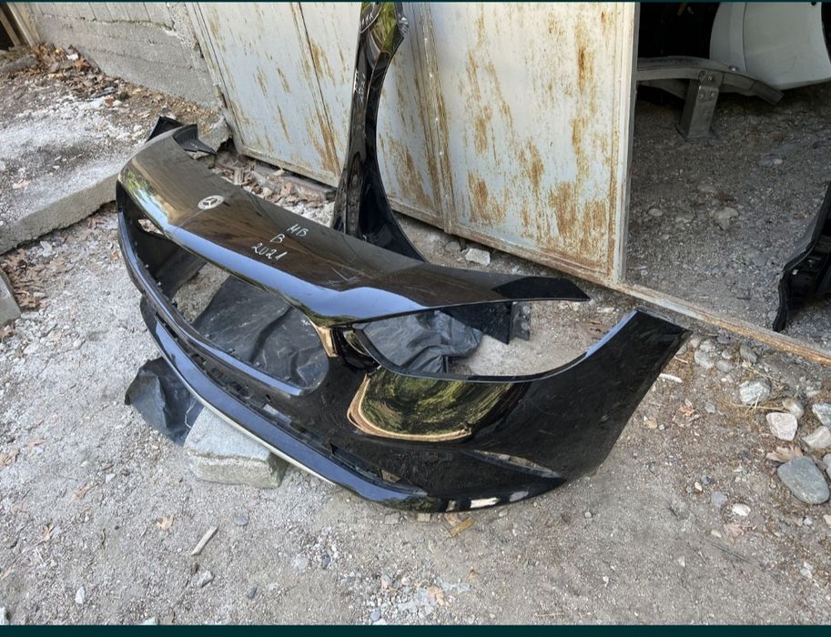 Mercedes Benz B klasse W247 предна броня и десен калник