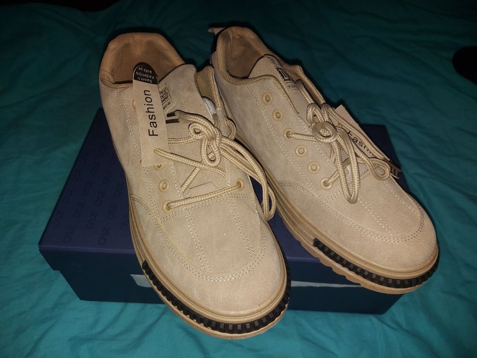 Кроссовки новые демисезонные