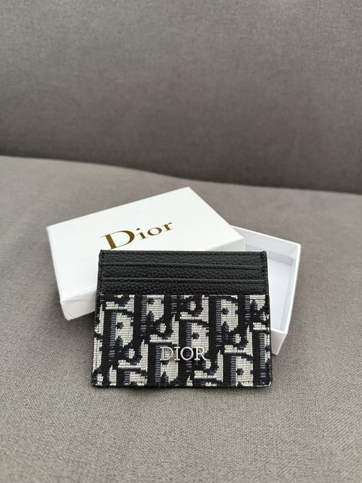 Стилен кардхолдър (cardholder)