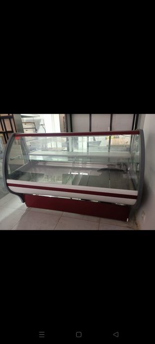 Витринный холодильник