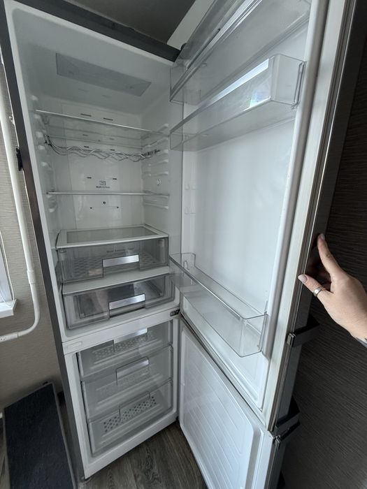 Продам холодильник LG