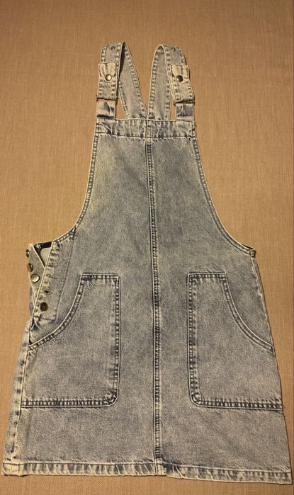 Чисто нови къси рокли слагани по повод за час,два