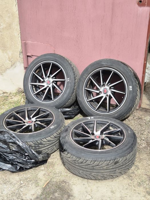 Диски с резиной.