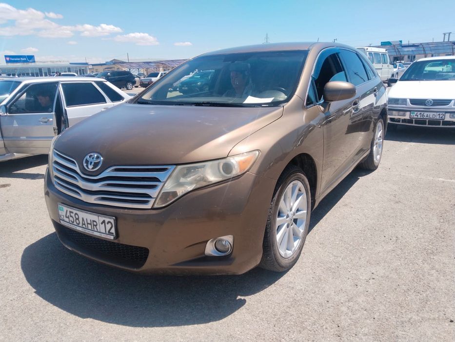 Tayota venza.     .