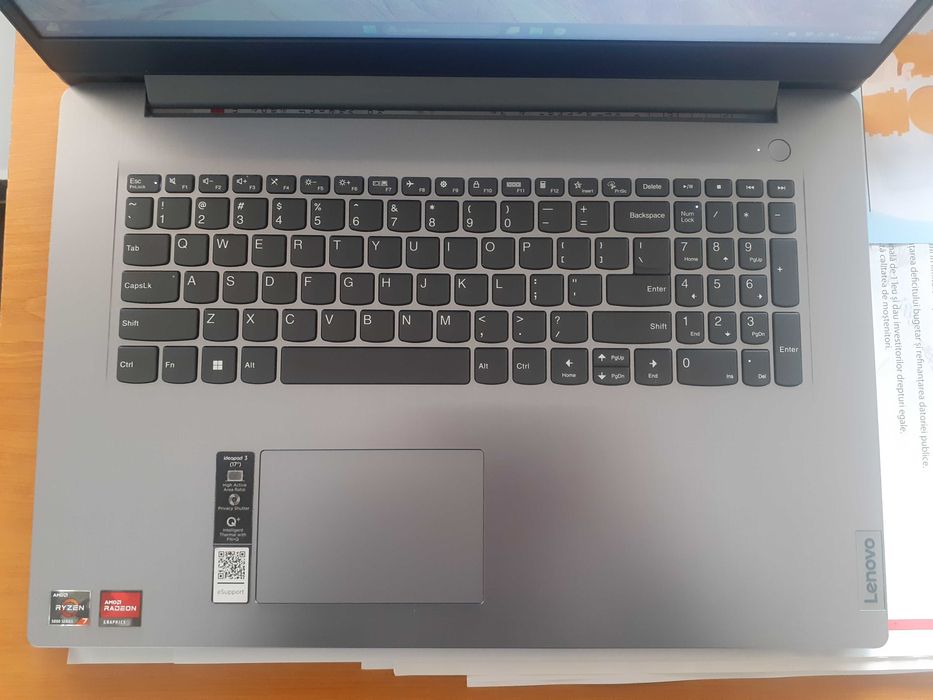 Laptop Lenovo IdeaPad 3 cu licență  Windows 11