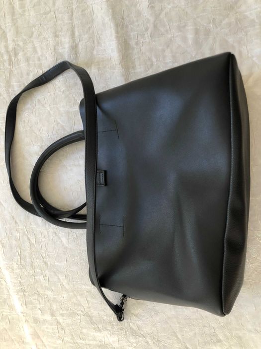 Дамска черна кожена чанта