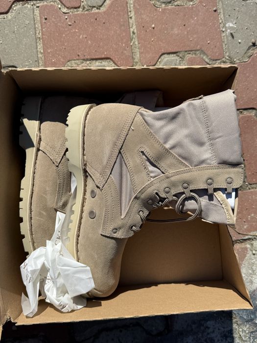 Vand bocanci militari