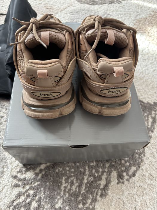 Balenciaga tracks-full box-NU MERG MESAJELE PE OLX!!