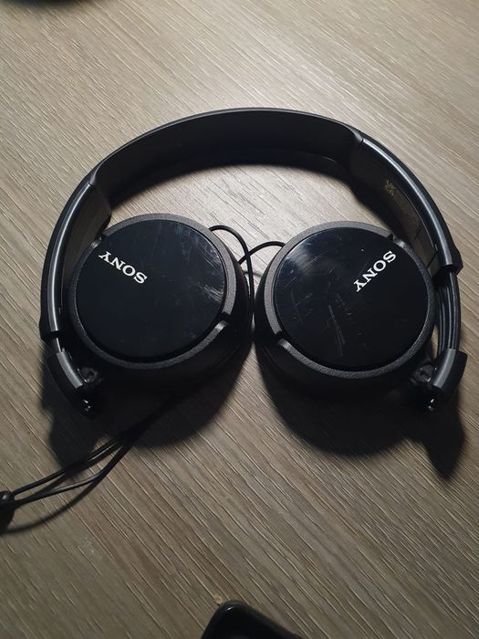 Căști on-ear cu fir Sony MDR-ZX110