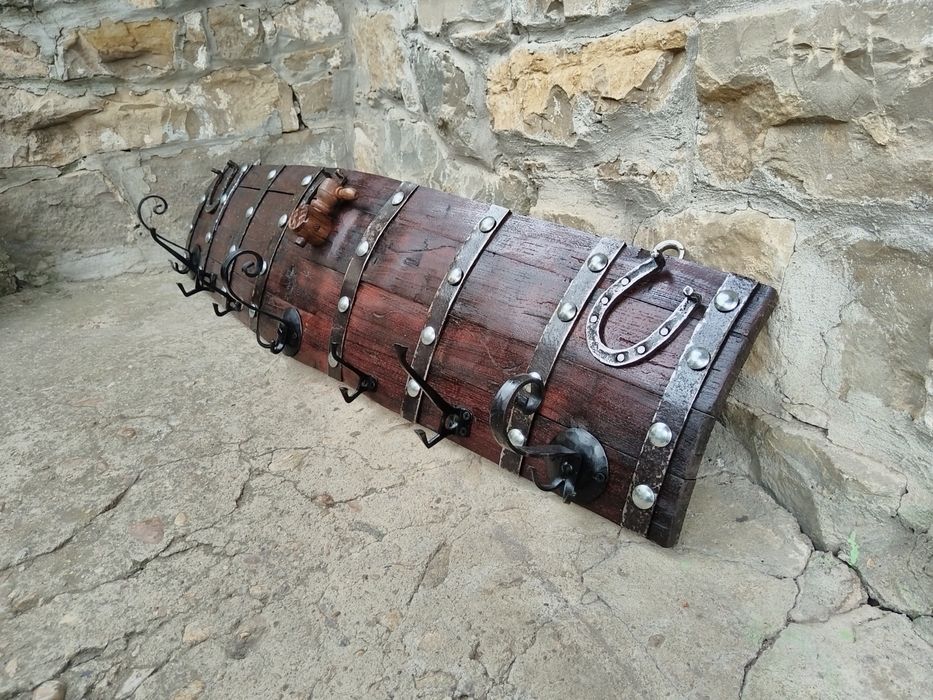 Ръчно Изработена Закачалка От Старо Дървено Буре, Бъчва.