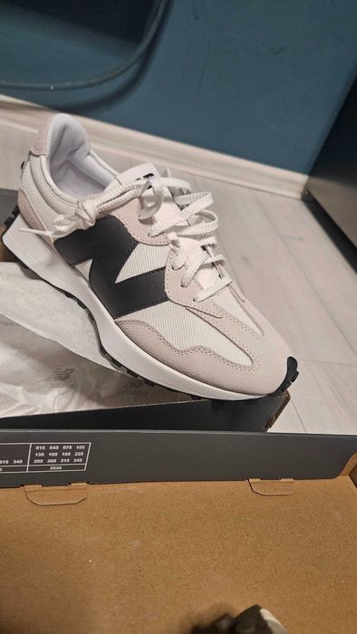 Маратонки new balance 327 мъжки 45.5номер