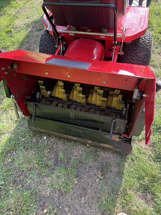 Tractoraș tuns gazon Countax C600H – Motor Honda V-Twin – Doar 37 ore – Colector 2021