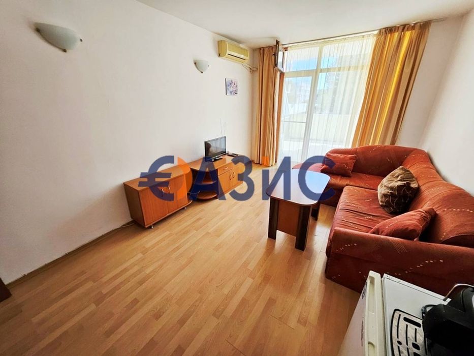 Продава се Двустаен апартамент в к.к. Слънчев бряг - 70 кв.м за 1070 €/кв.м - Снимка #1